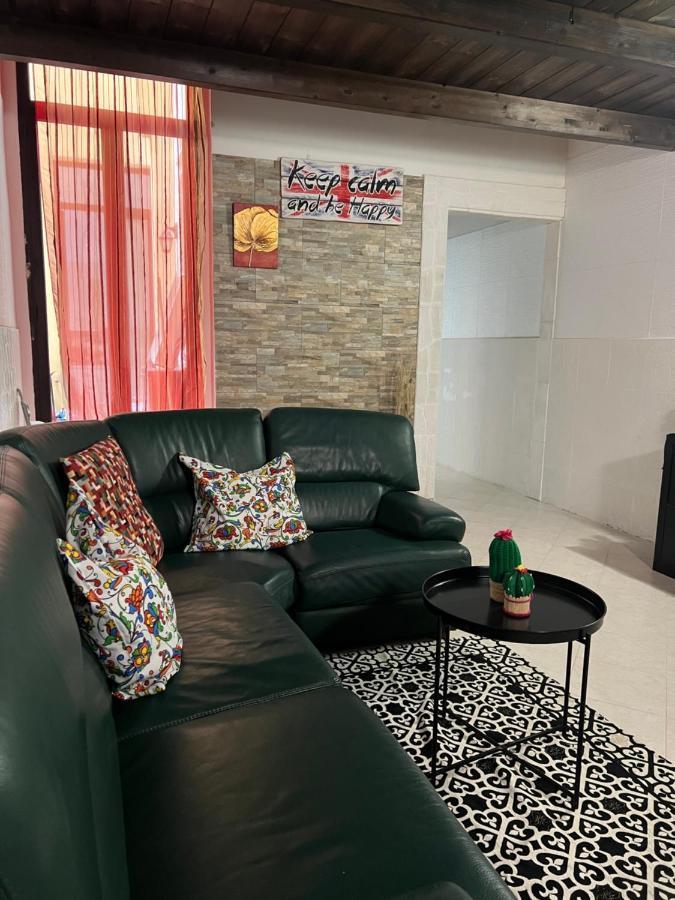 Apartamento La Casa Di Nina Bríndisi Exterior foto