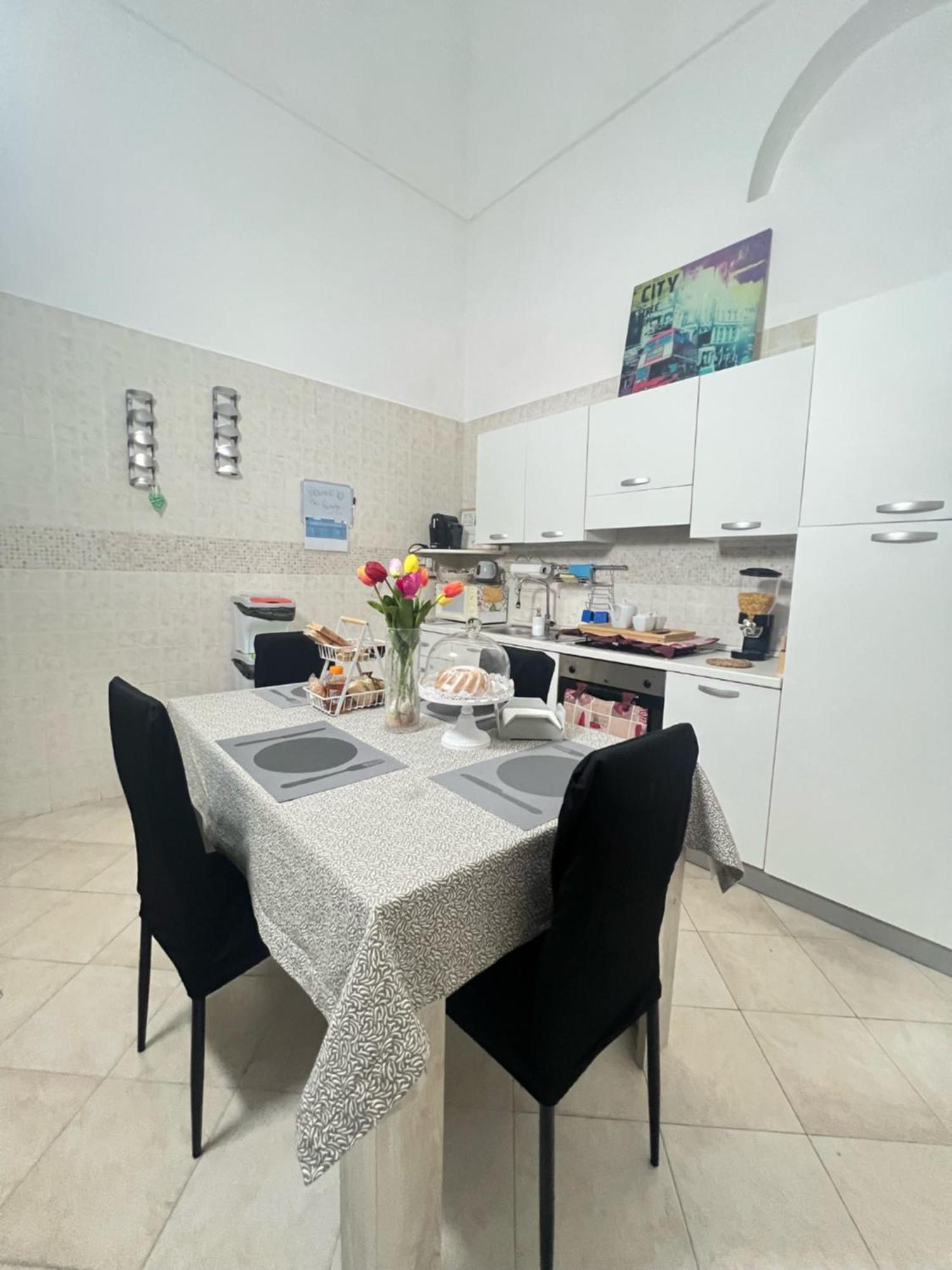 Apartamento La Casa Di Nina Bríndisi Exterior foto
